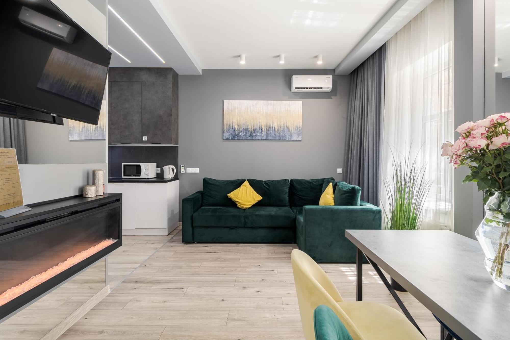 Royal Apartment On Balabana Street Lviv Exterior foto